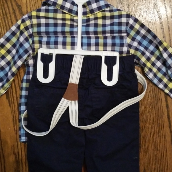 Baby boy button up outfit with suspenders - Picture 3 of 3